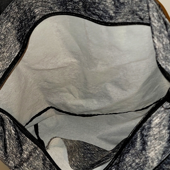 NWT VICTORIA'S SECRET PINK Weekender ZIP BAG. - Picture 6 of 13